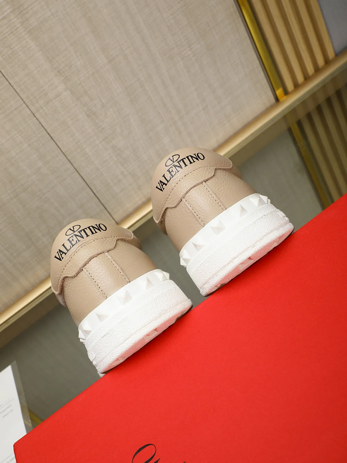 Men's shoes 💰440 Valentino "VALENTINO" hot sale ❤️ Counters ship at the same time 1:1 👏 Imported cowhide + waterproof fabric + leather lining 🐂 Casual fashion shoes Exquisite workmanship Original original outsole 38-44 (45 customized, non-refundable)